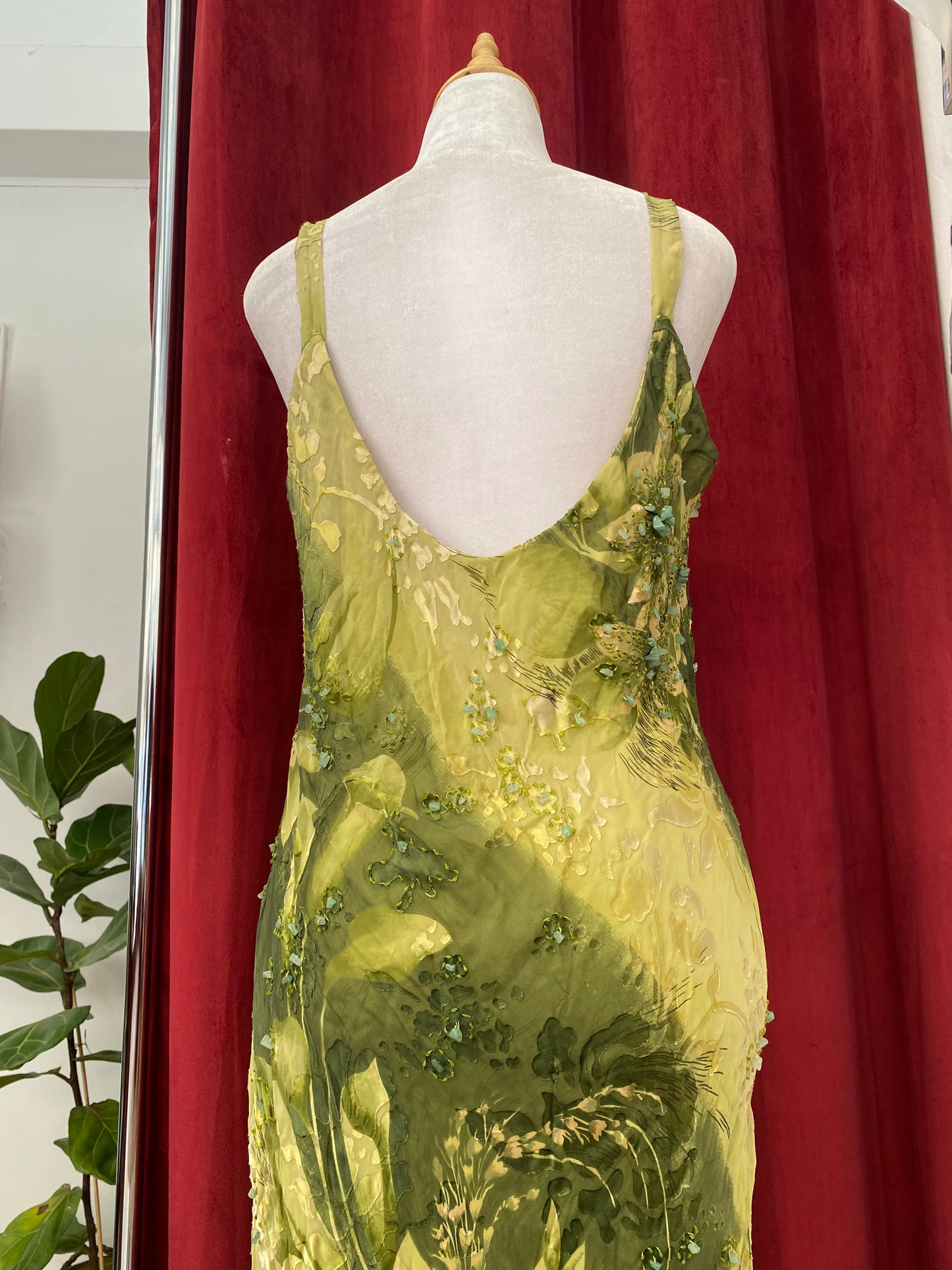 100% silk green ethereaal gown
