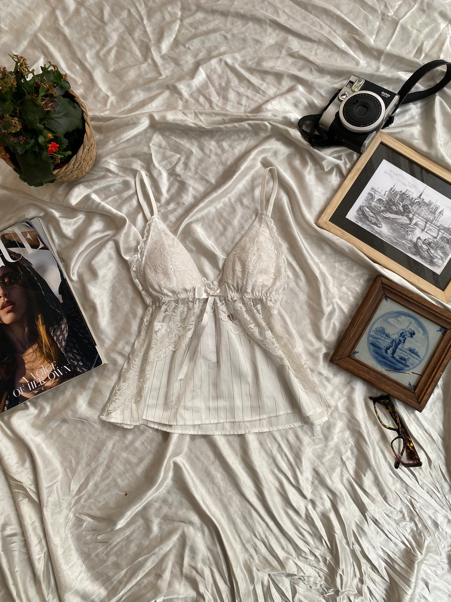 White lace corset top 🤍