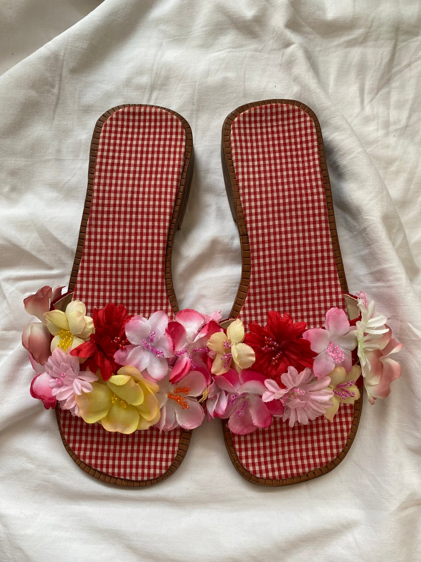 Brand new vintage flower sandal