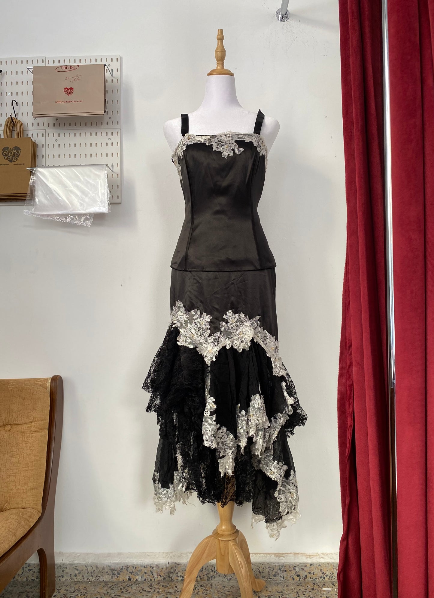 Brand new y2k set with ruffles and amazing lace details