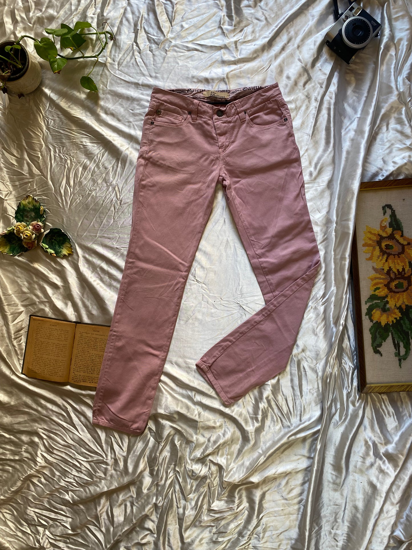 John Galliano capri pink pants