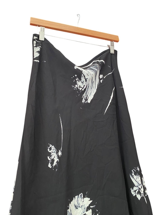 Black floral maxi skirt 🖤