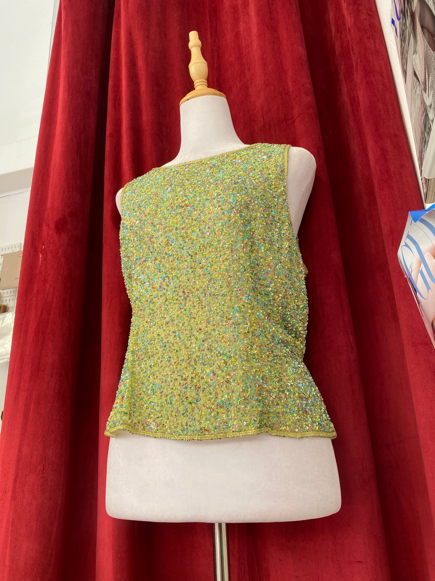 100% silk handbeaded green top 🧚