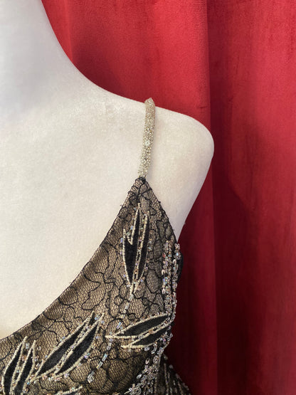 Lace brand new handcrafted gown with floral embellishments 🤍