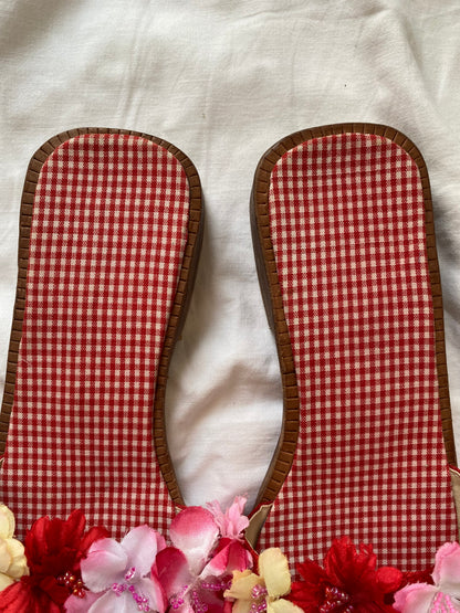 Brand new vintage flower sandal