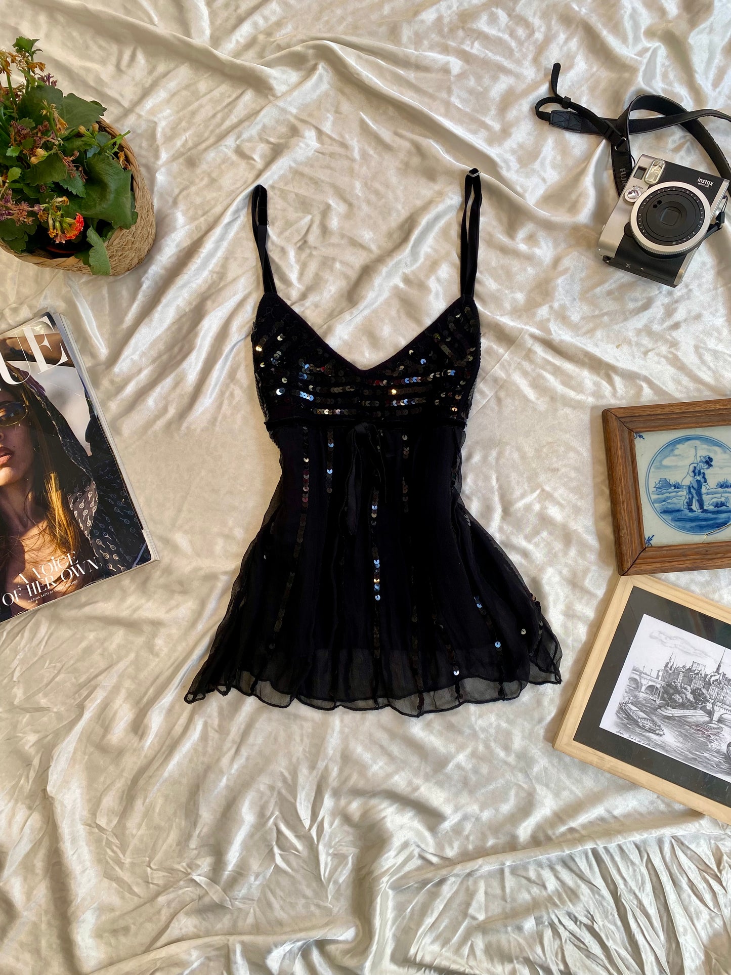 Velvet ethereal sequin top with bow detail🖤