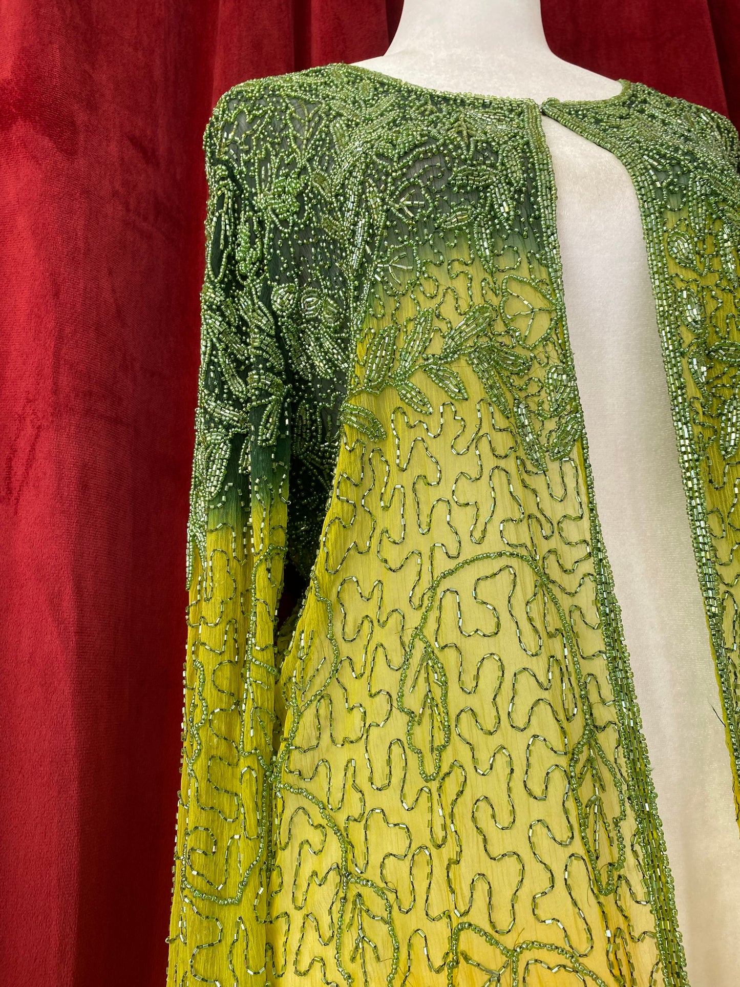 100% silk handbeaded luxurious cardigan 💚