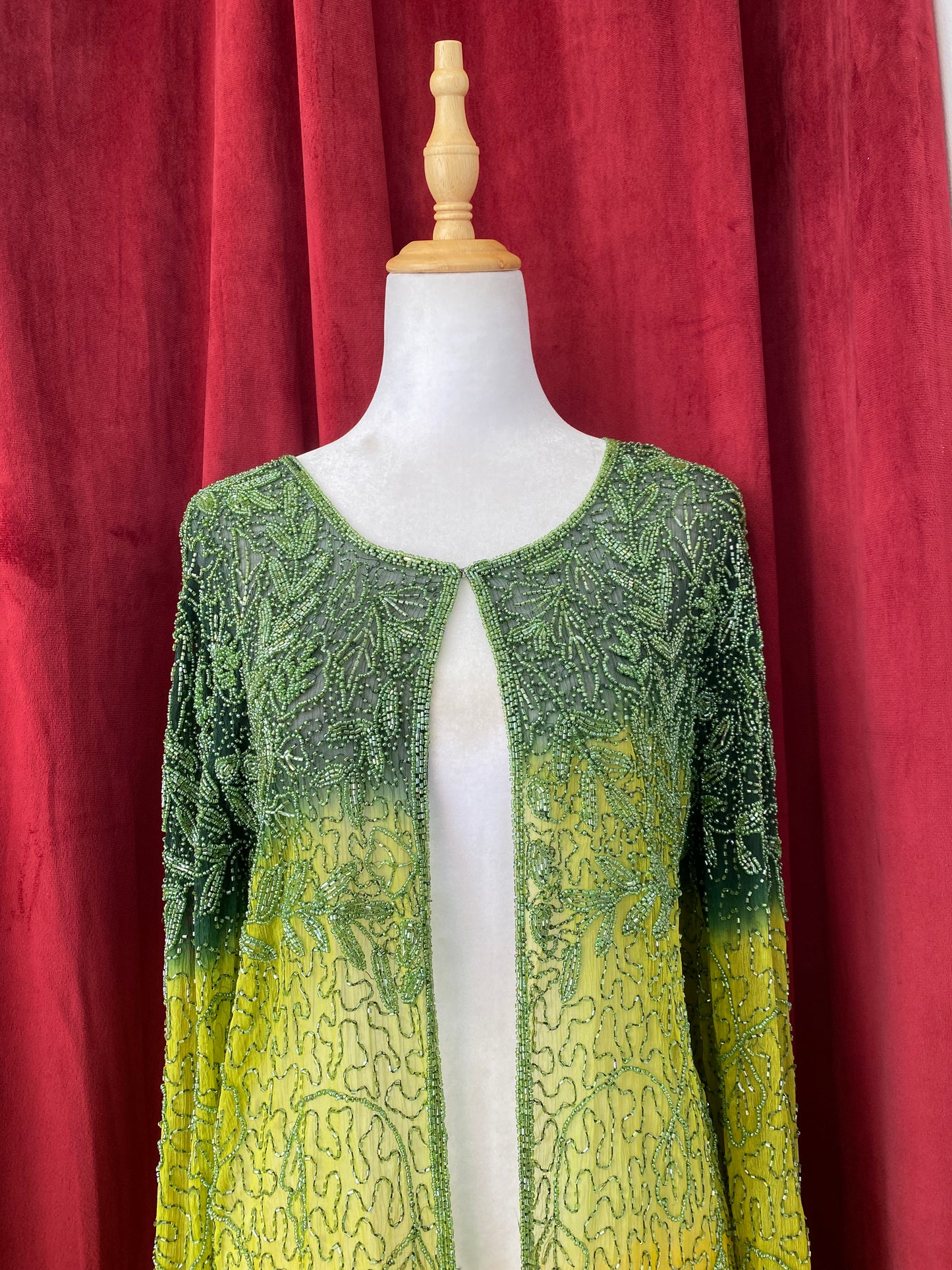 100% silk handbeaded luxurious cardigan 💚