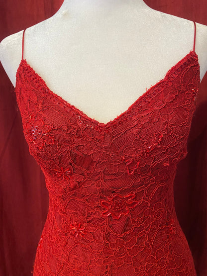 Red lace sequin bodycon dress 🌹