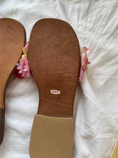 Brand new vintage flower sandal