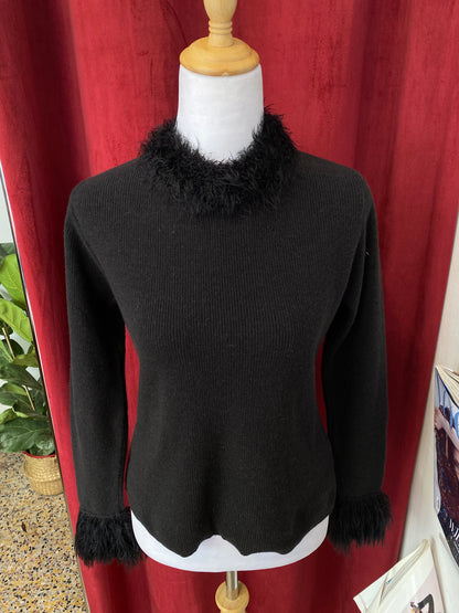 Black knitted top with fur details on collar and sleeves
