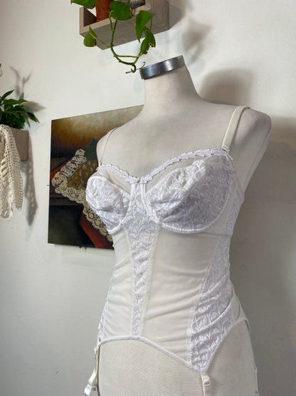 Bridal white corset with amazing details