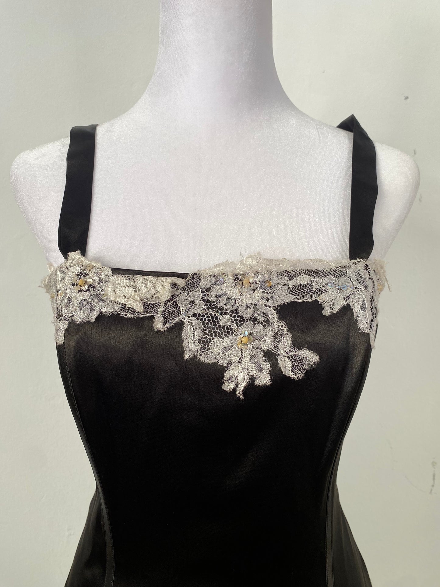 Brand new y2k set with ruffles and amazing lace details