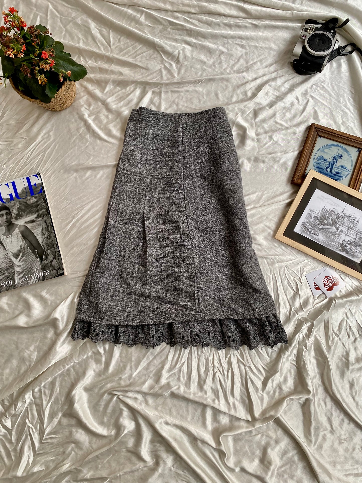 Grey midi skirt with lace details on the bottom