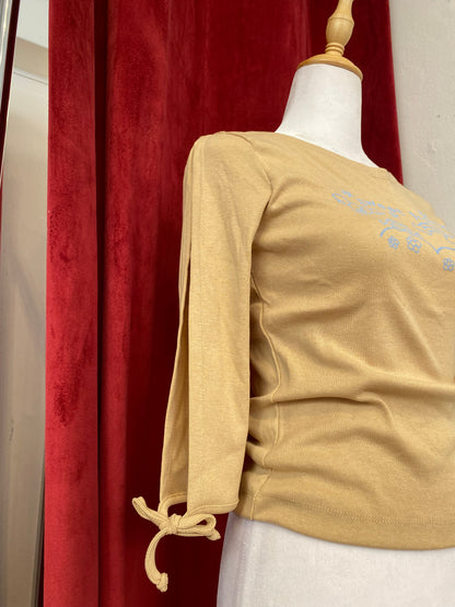 Beige cotton top with graphic design