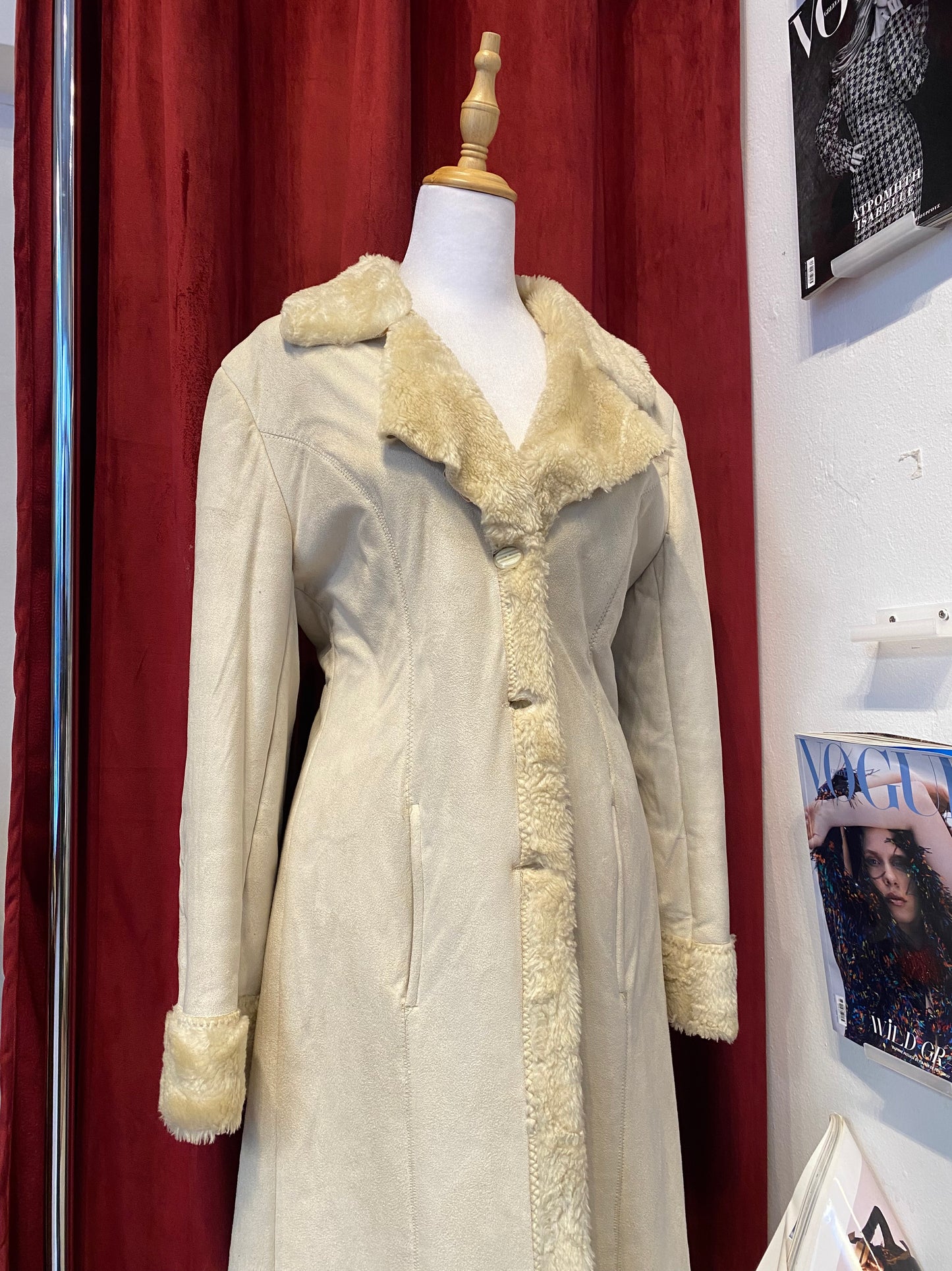 Long white winter coat with vegan fur