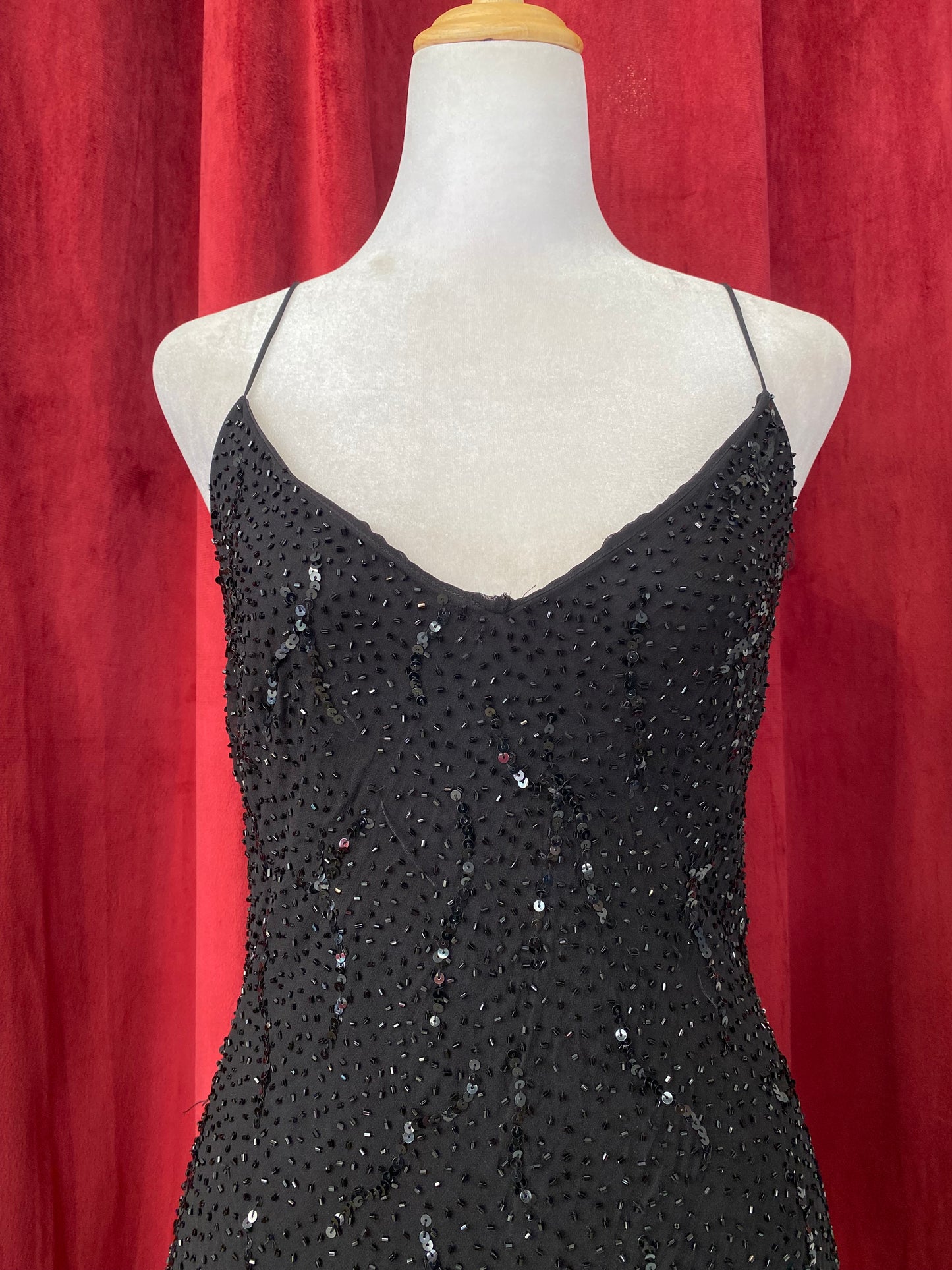 100% silk brand new handcrafted black gown with ruffled details ♟️