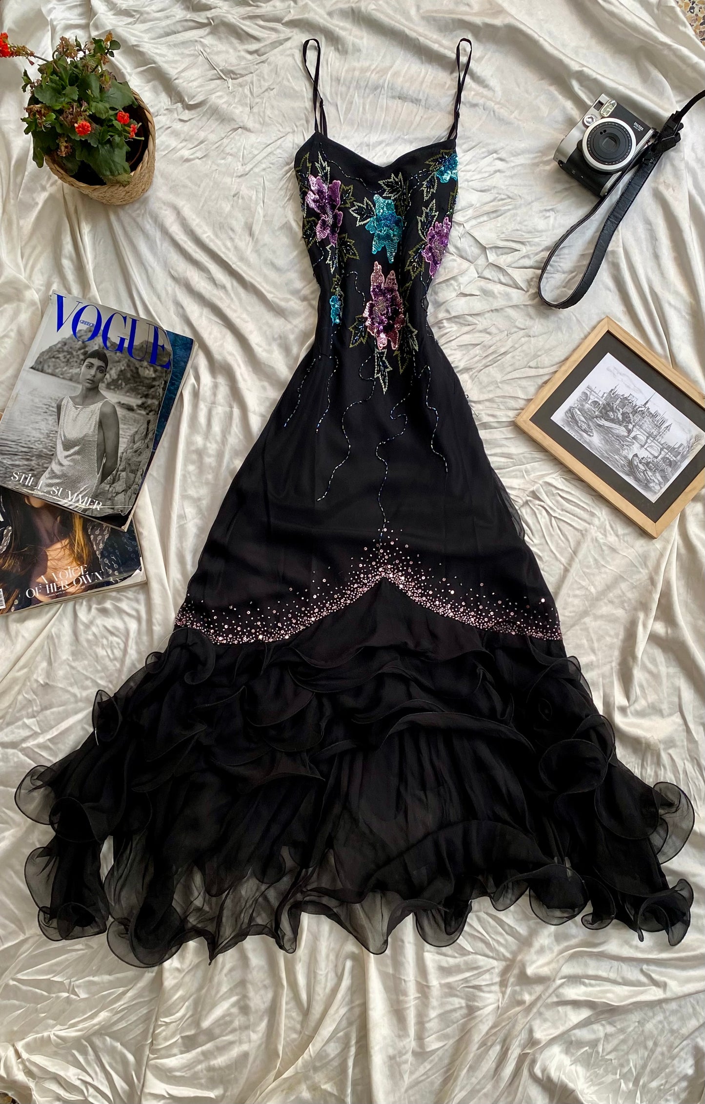 100% silk princess gown 🖤