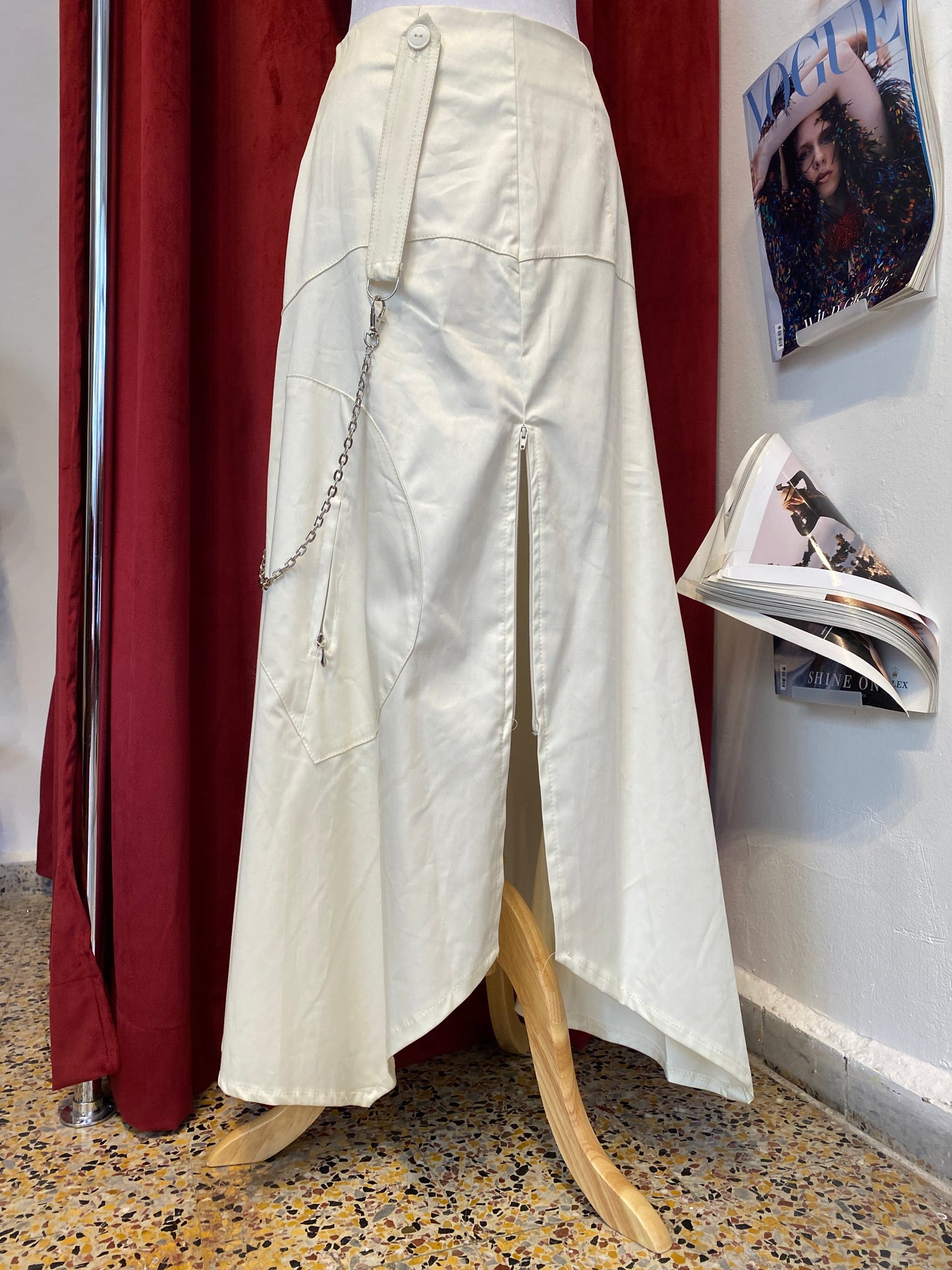 Brand new White cargo maxi skirt with zipper details