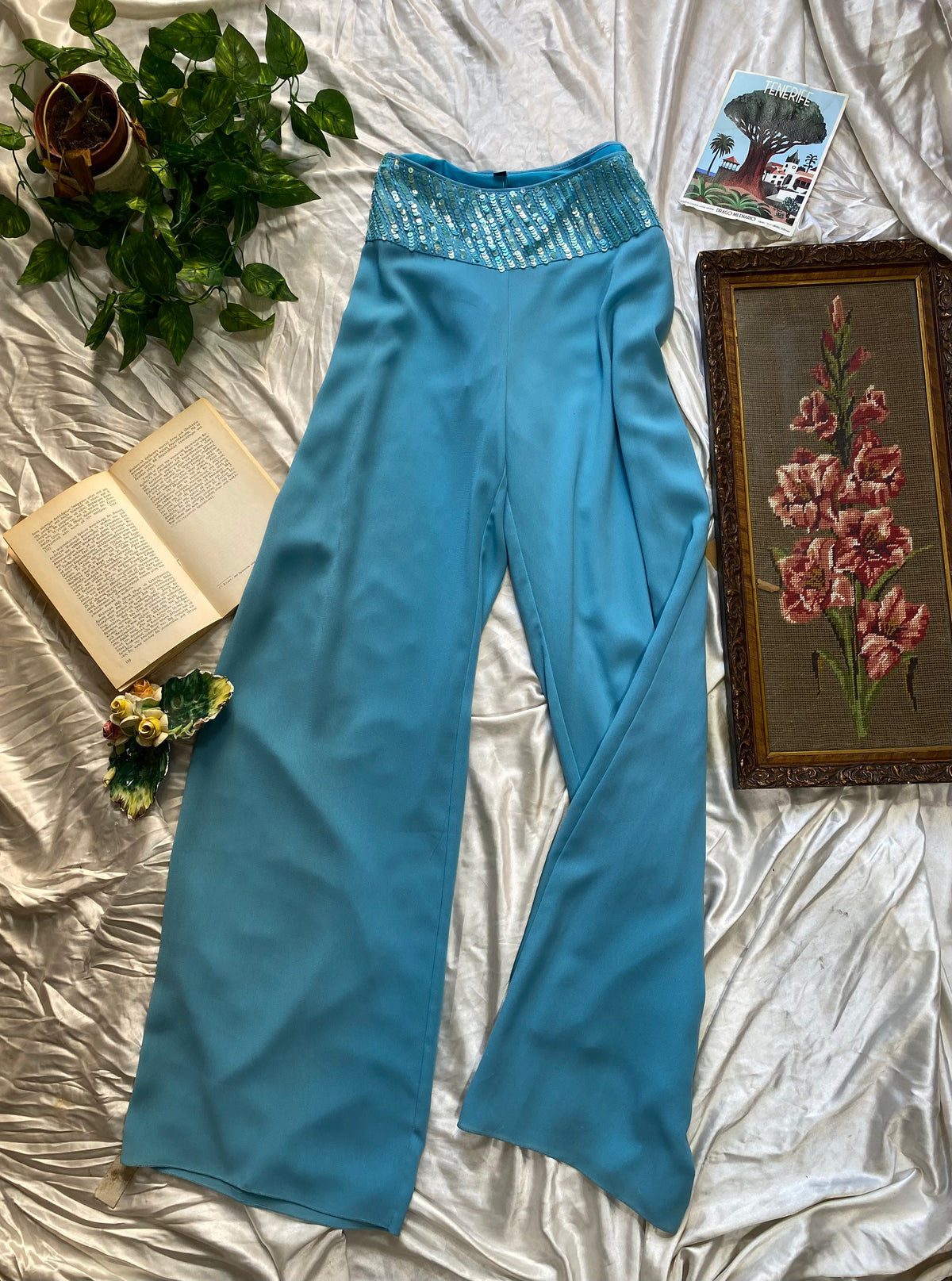 The jasmine set