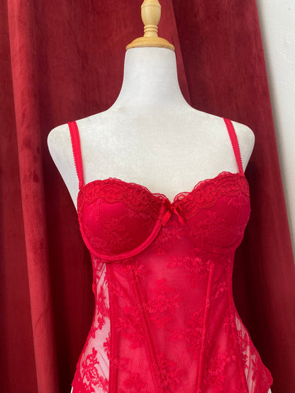 Red lace c*nty corset 💋