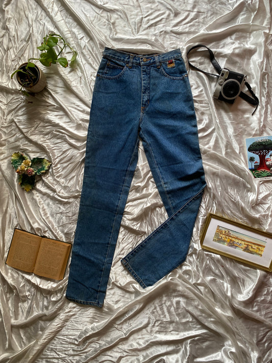 90s jeans with back pocket details
