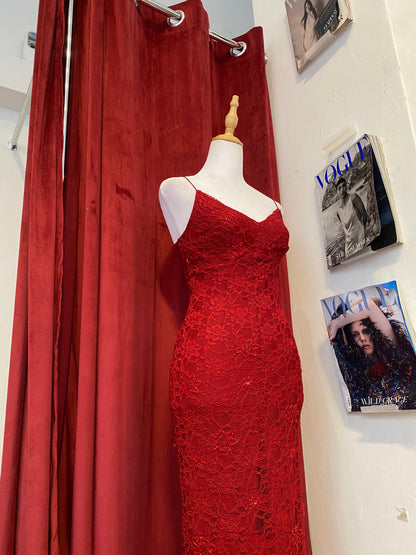 Red lace sequin bodycon dress 🌹