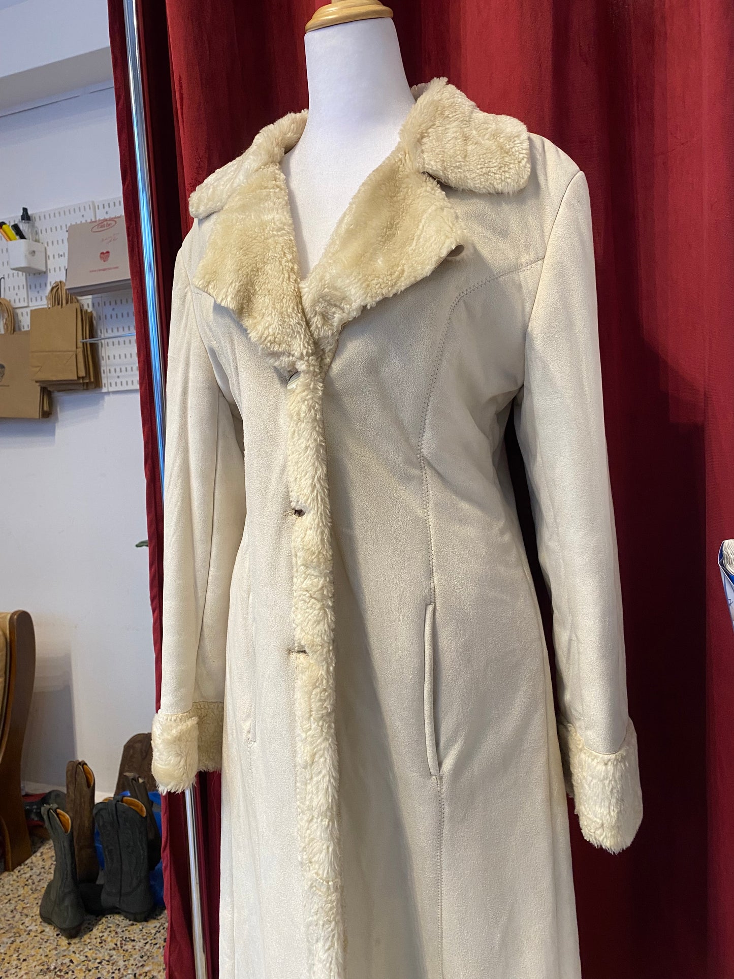 Long white winter coat with vegan fur