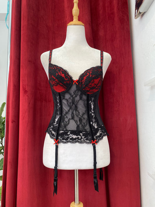 Rouge Etoile Lace corset