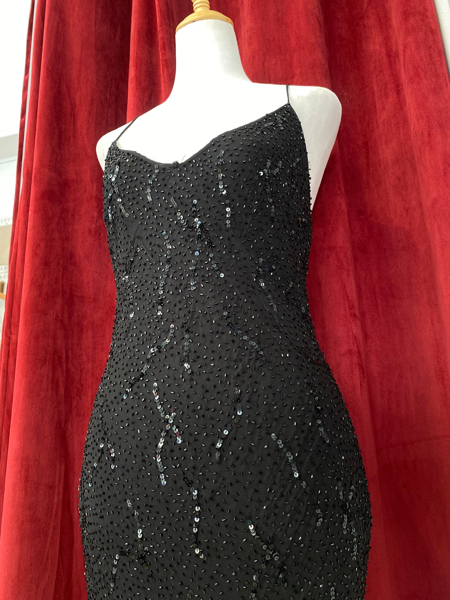 100% silk brand new handcrafted black gown with ruffled details ♟️