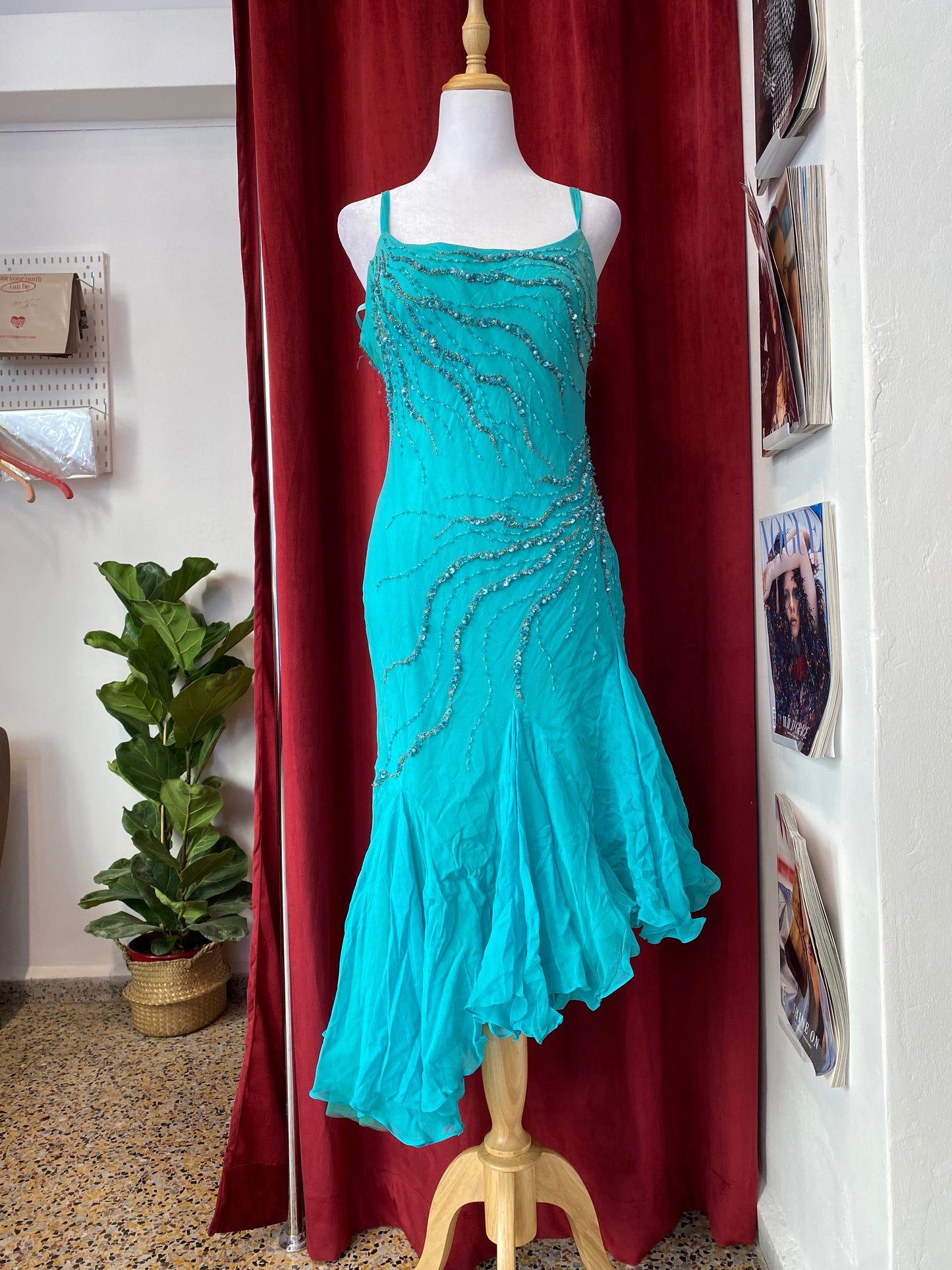 100% silk handbeaded gown with ruffles details