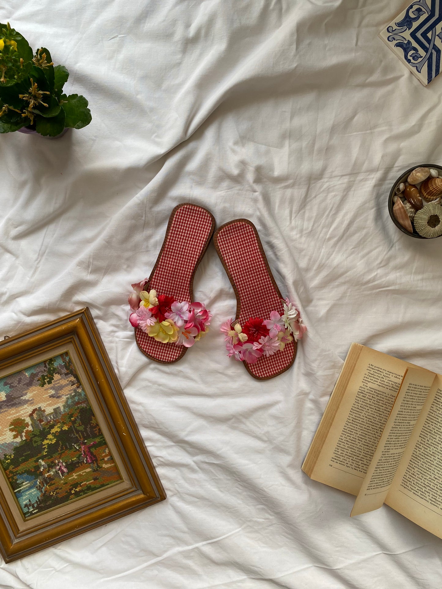 Brand new vintage flower sandal