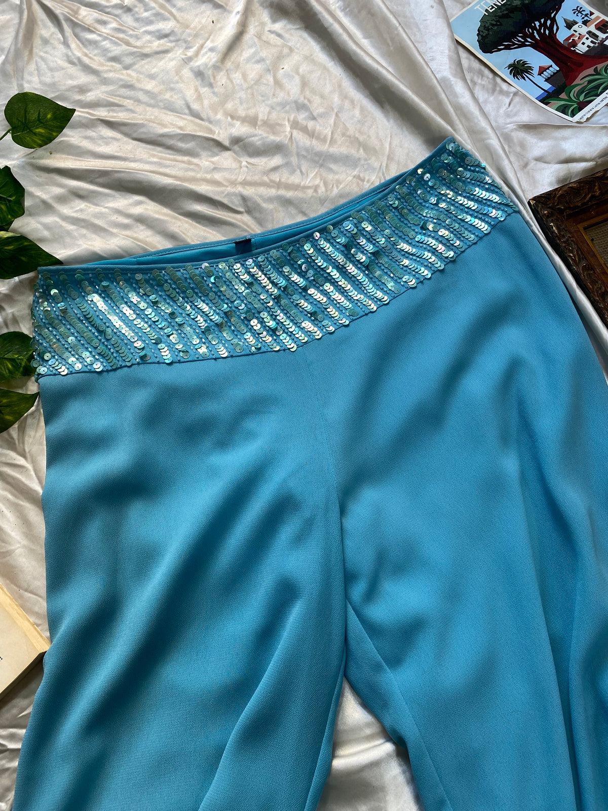 The jasmine set