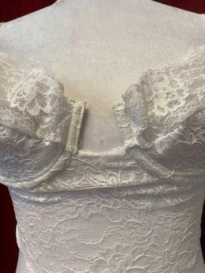 White dreamy  lace corset 🤍