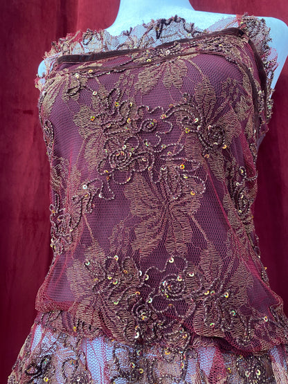Burgundy top with gold lace ✨