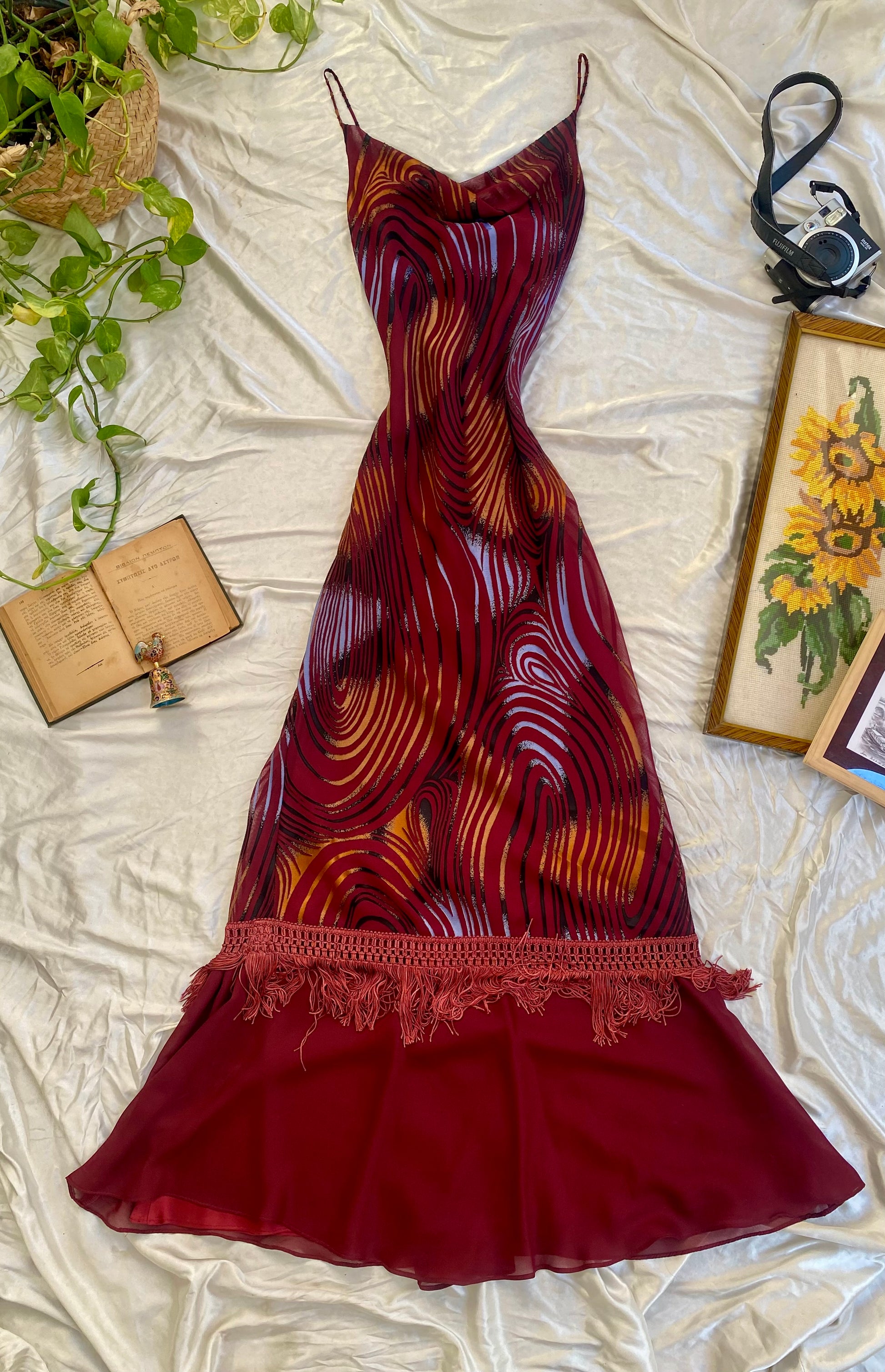 The “ Ophelia “ dress in burgundy – Vintage_cnty