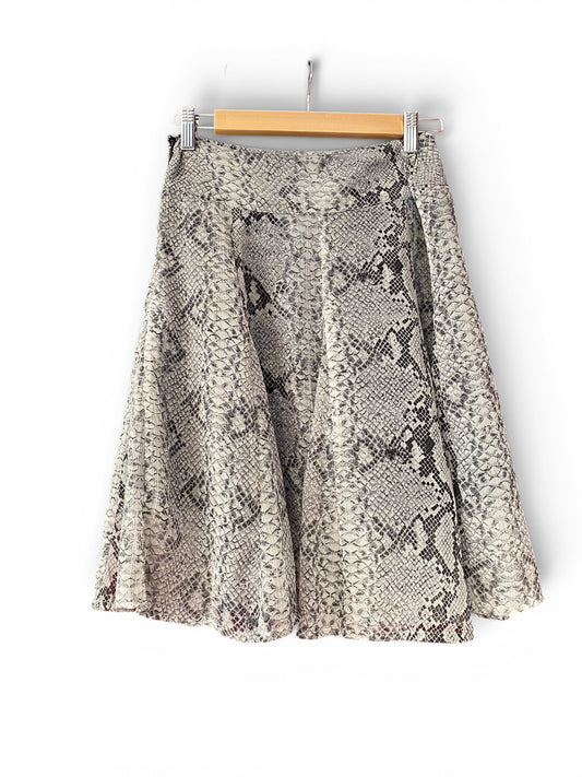 The snake print skirt 🐍