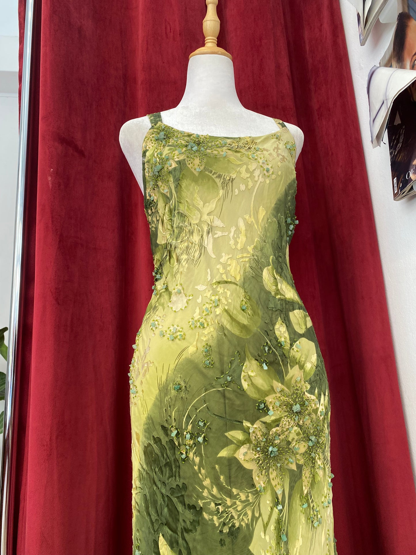 100% silk green ethereaal gown