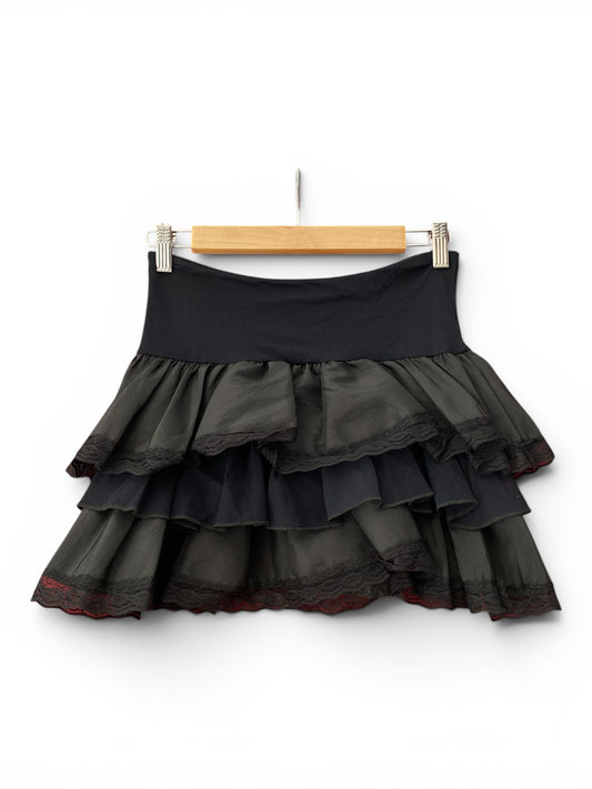 Mini ruffled skirt 🎥