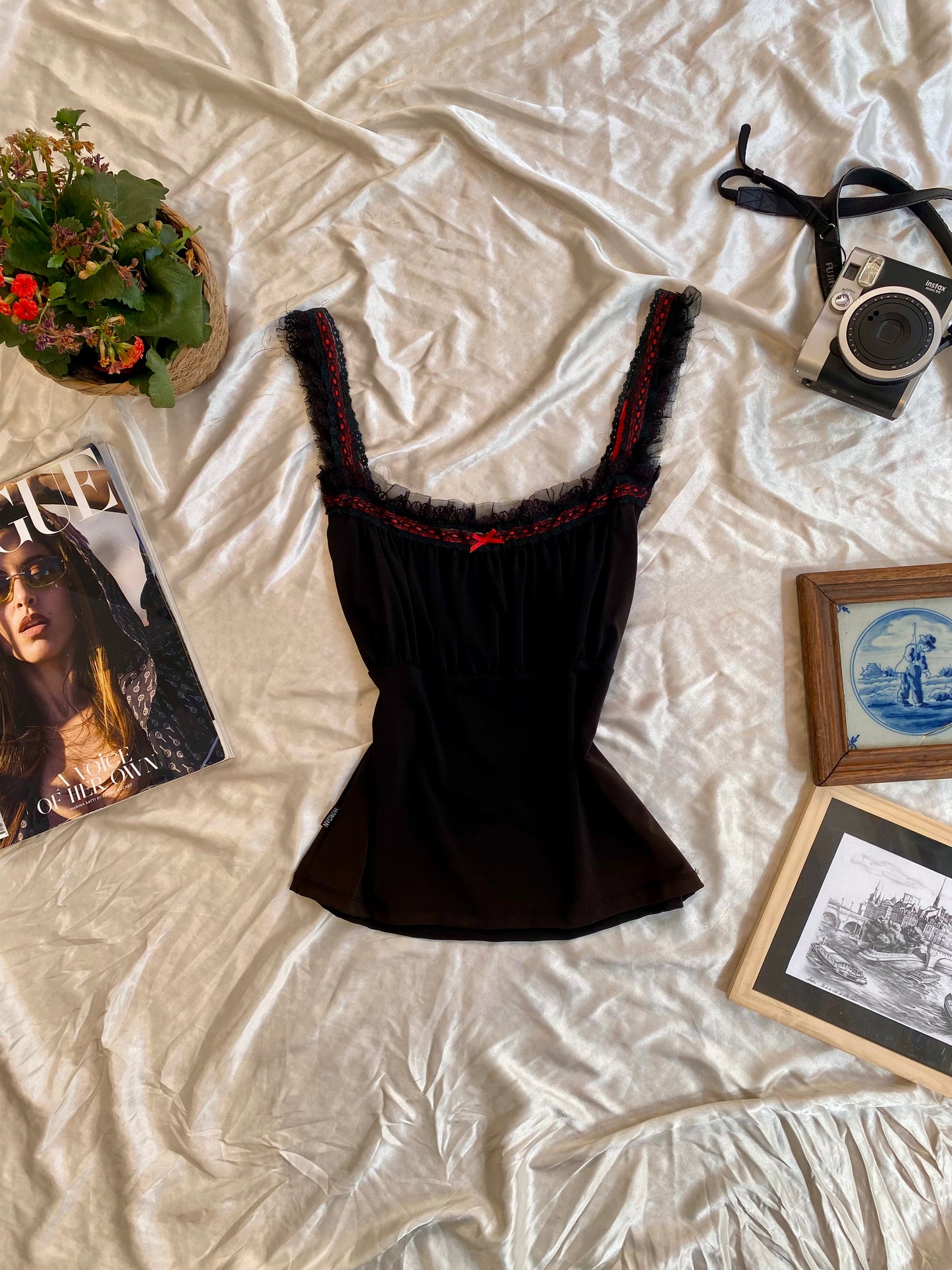 Morgan de Toi black y2k top with ruffled details 💋