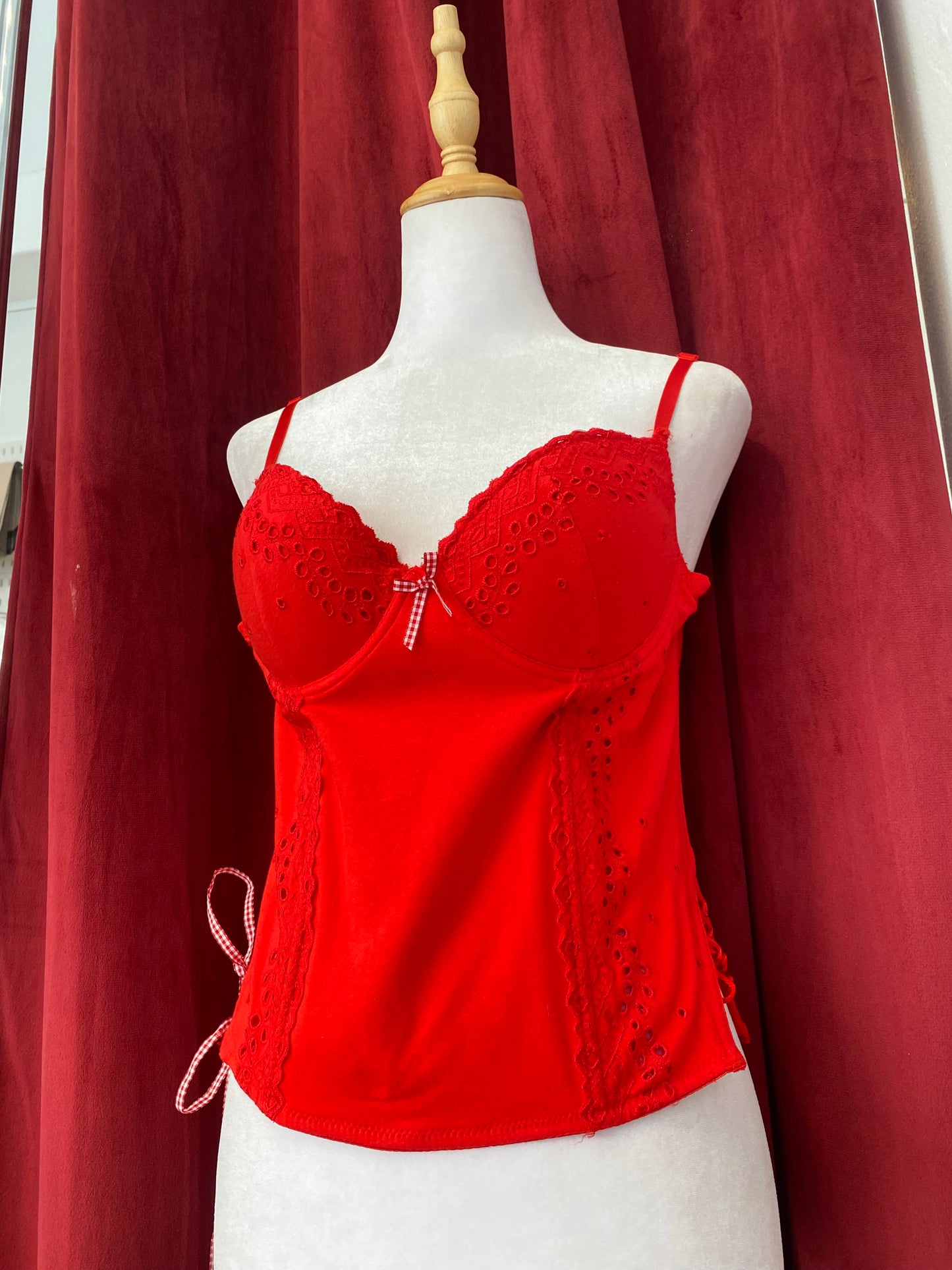 Red lace up corset 💋