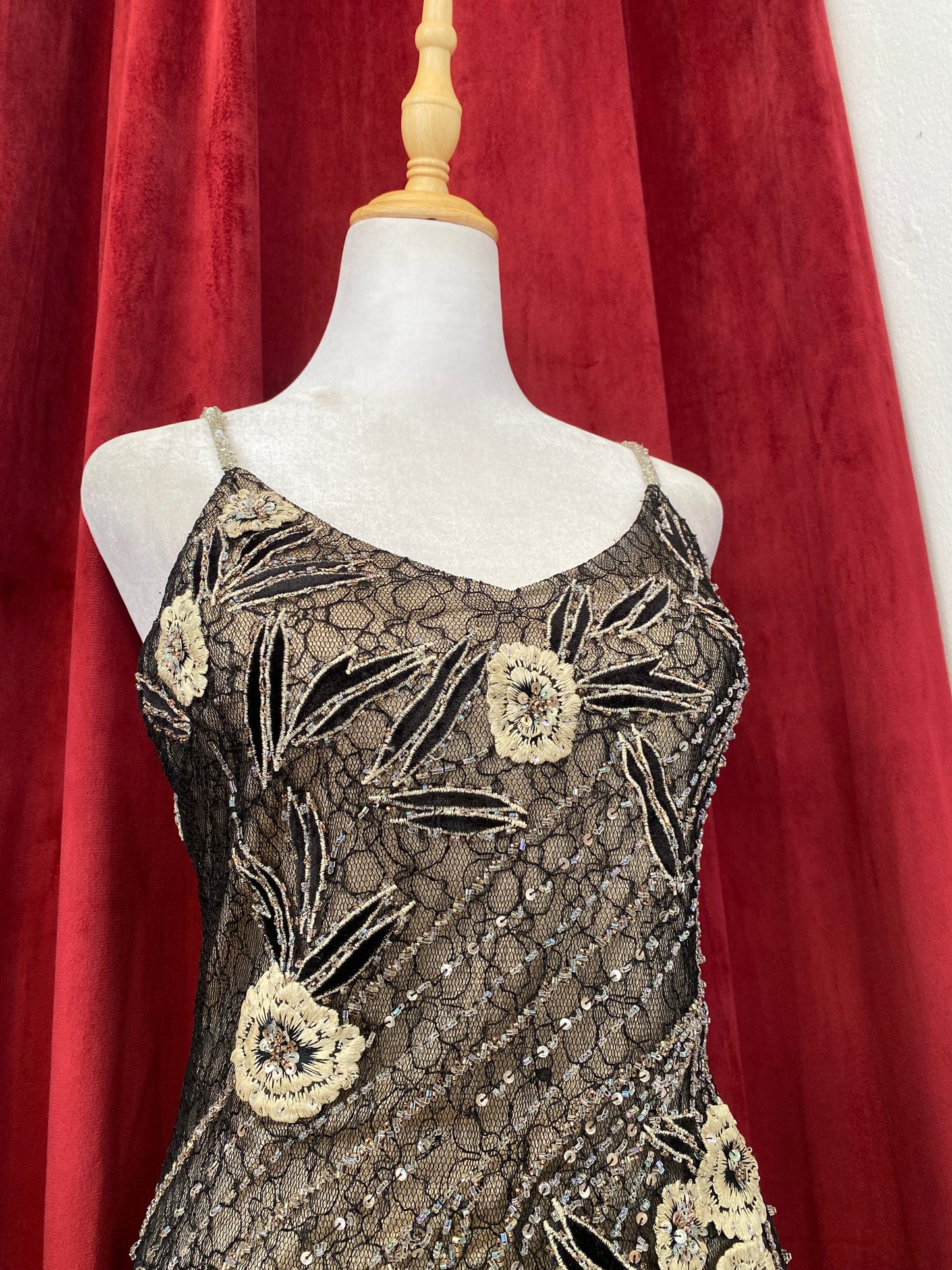 Lace brand new handcrafted gown with floral embellishments 🤍