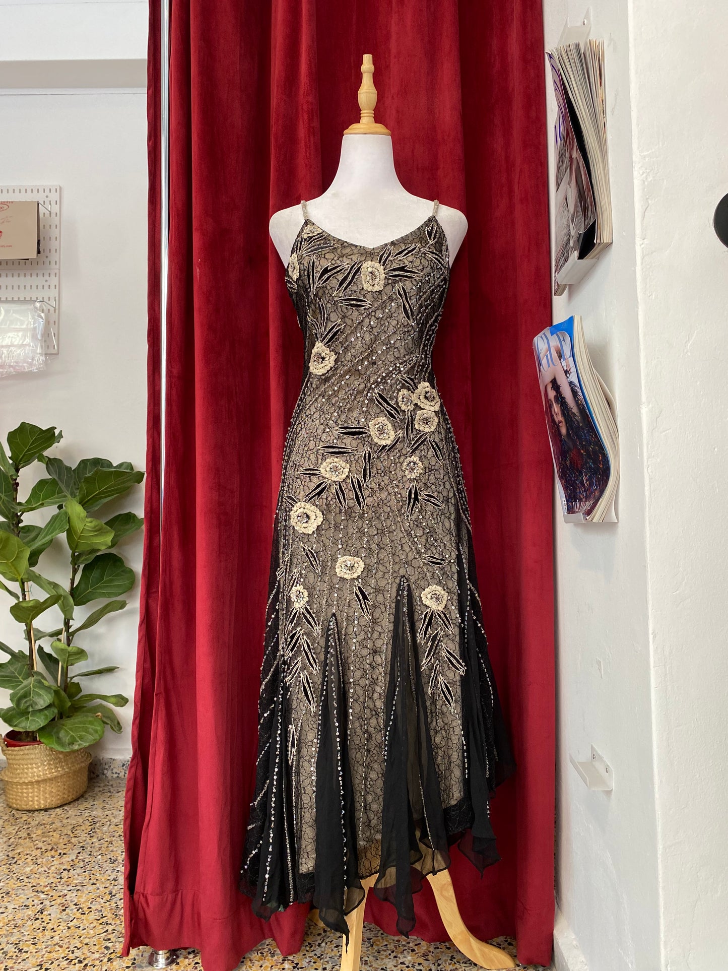 Lace brand new handcrafted gown with floral embellishments 🤍