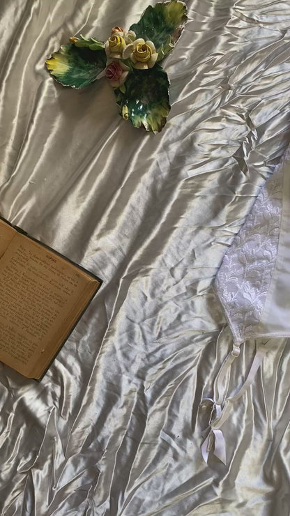 Bridal white corset with amazing details